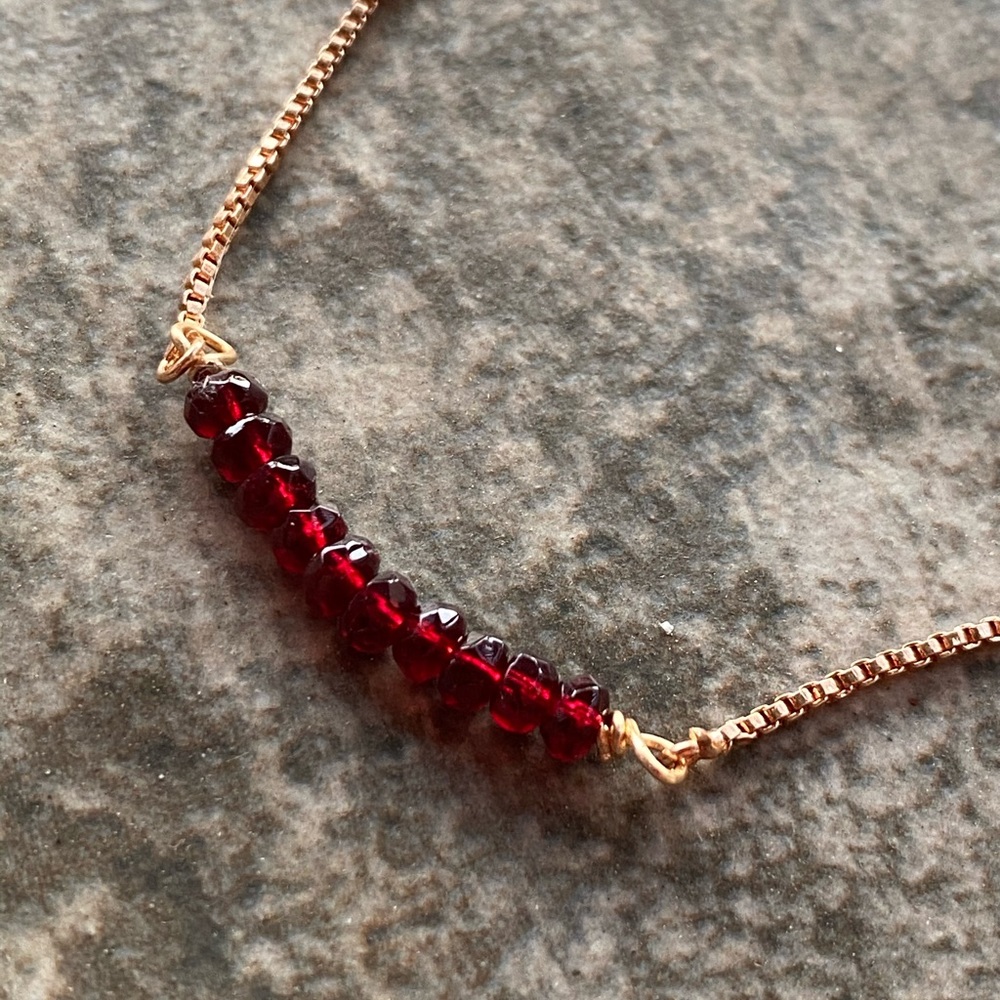 Garnet deep red bead bracelet - Picture 1 of 3
